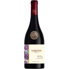 Вино "Ереван" ежевичное красное полусладкое 12,5% 0,75